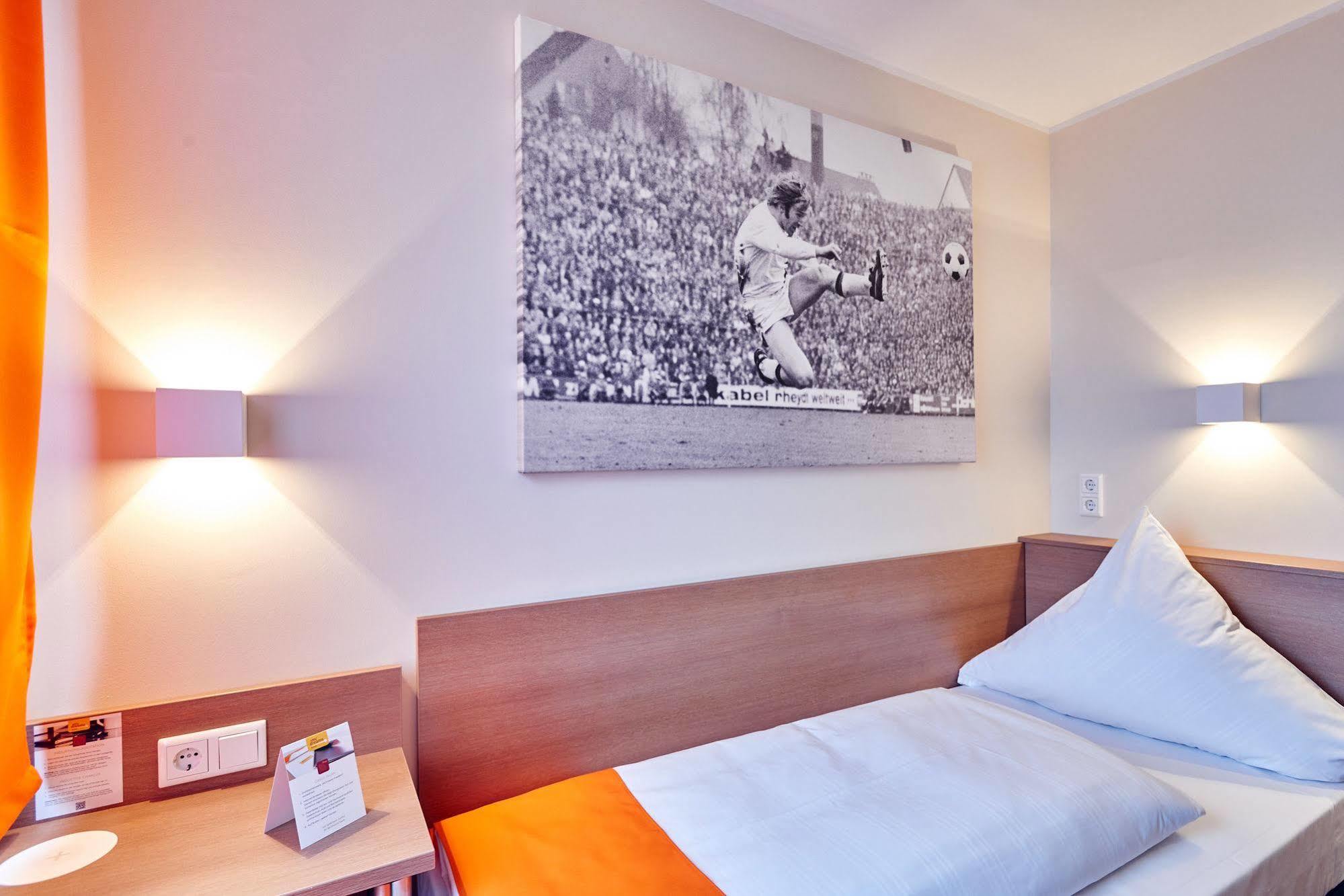Mcdreams Hotel Moenchengladbach Extérieur photo